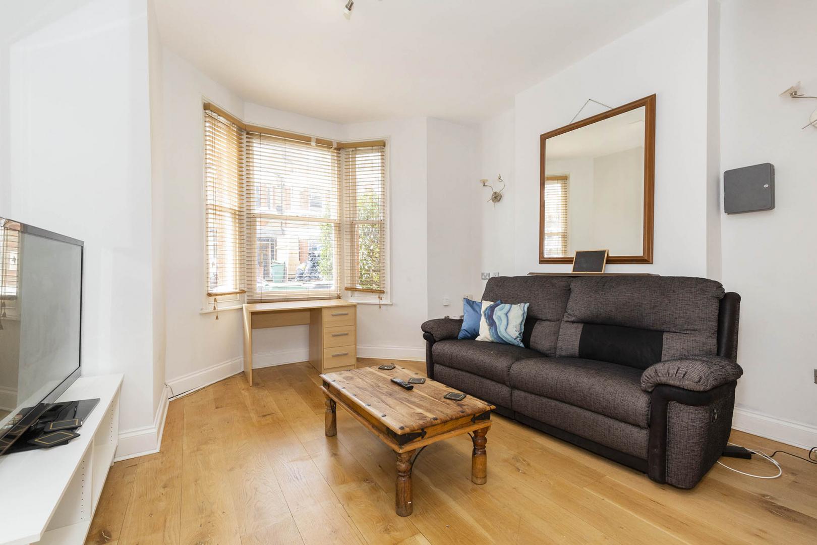 Amazing Split Level Apartment Agamemnon Road, West Hampstead
